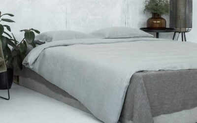 Linen bed linen is a symbol of luxury.